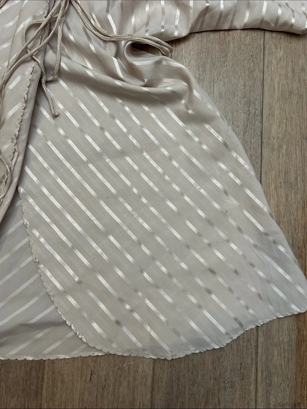 VTG Ralph Montenero Nylon Stripe Kimono Robe in Light Taupe with Tie Belt sz S